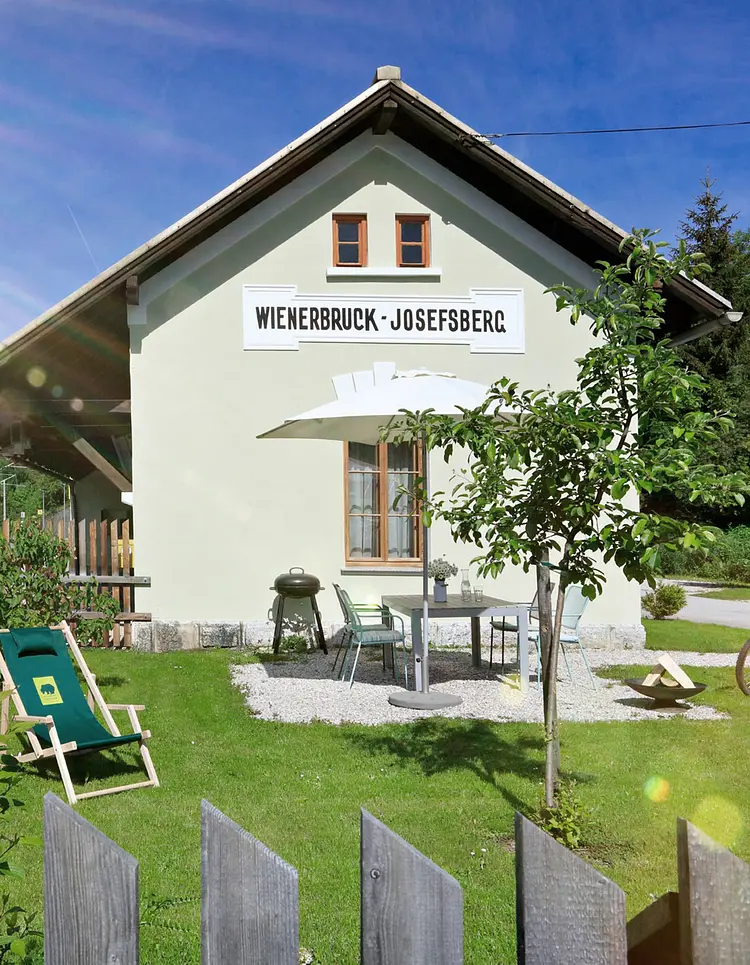 Urlaub am Bahnhof - Wienerbruck bei Annaberg, Österreich | Good Travel